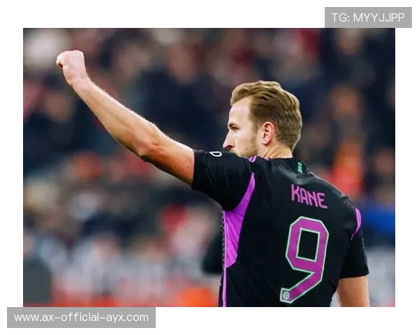 凯恩禁区前摆脱后精准送出直塞，拜仁攻势全面提速