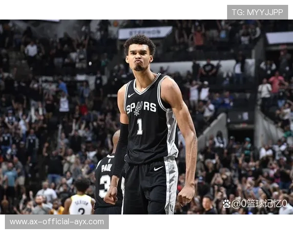 NBA马刺文班亚马干拔三分直落网底